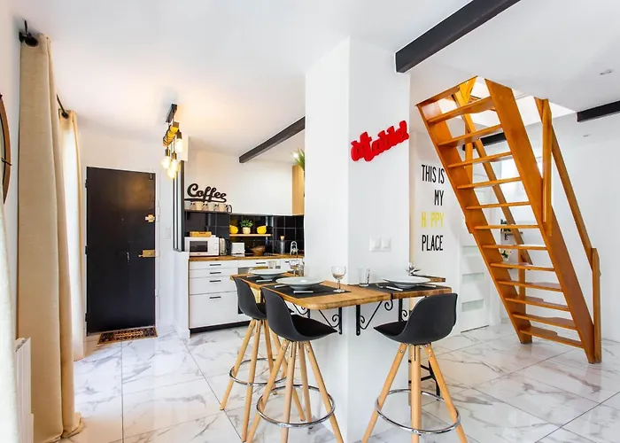 Parisian Charm In Sentier, Walk Everywhere Sleeps 6
