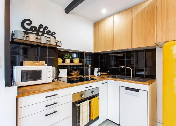 Parisian Charm In Sentier, Walk Everywhere Sleeps 6 Paris